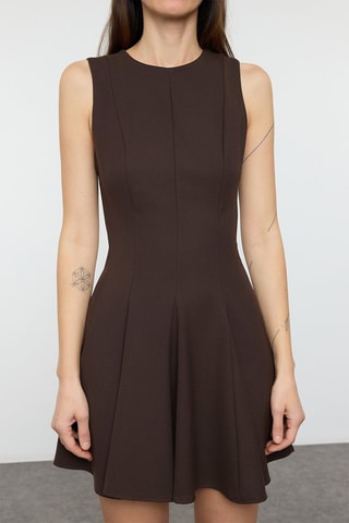 Vestido estilo patinadora - Castanho