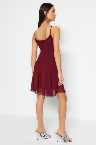 Vestido com folhos Bordô