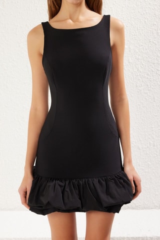 Vestido com folhos - Preto