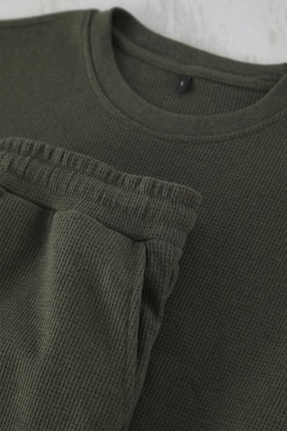 T-shirt oversize e calças de treino - Caqui