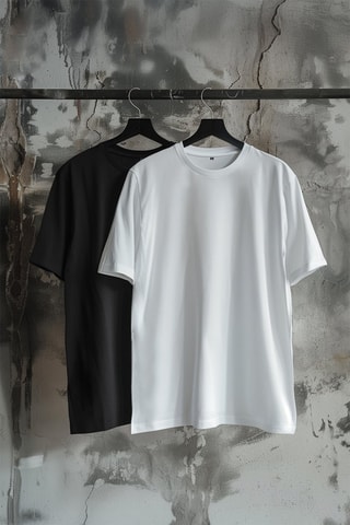 2 t-shirts oversize - Preto e cru