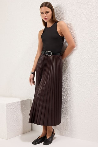 Saia plissada - Castanho