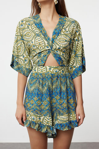 Macacão curto - Verde-azeitona