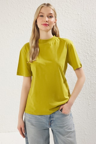 2 T-shirts - Verde-azeitona e cru