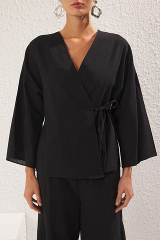 Blusa e calças de cintura subida - Preto