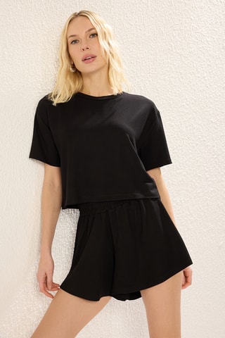 T-shirt e calções - Preto