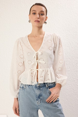 Camisa regular em bordado inglês - Branco