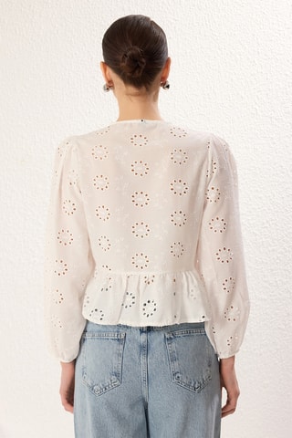 Camisa regular em bordado inglês - Branco