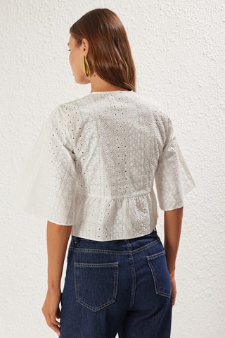 Camisa em bordado inglês - Branco