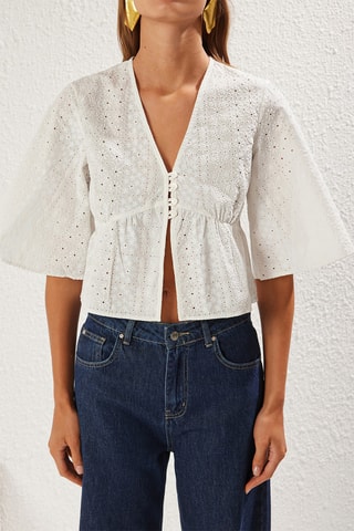 Camisa em bordado inglês - Branco