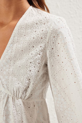 Camisa em bordado inglês - Branco