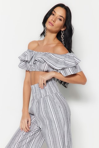 Crop top com folhos e calças de cintura subida - Cinzento