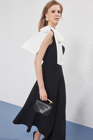 Vestido assimétrico - Preto e branco