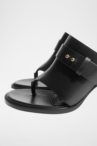 Sandali con tacco in pelle - Nero