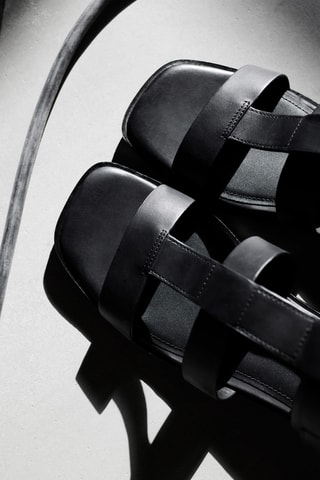 Sandali con tacco in pelle - Nero