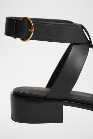 Sandali con tacco in pelle - Nero