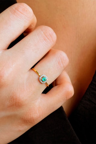 Bague - Or jaune, topazes et émeraude