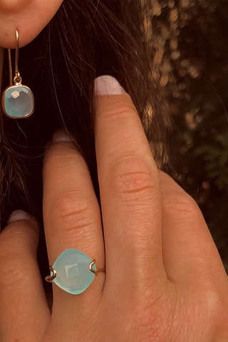 Bague Or jaune et calcédoine aqua