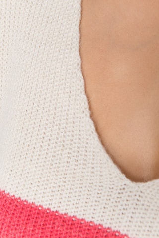 Pull - Blanc, rouge et rose