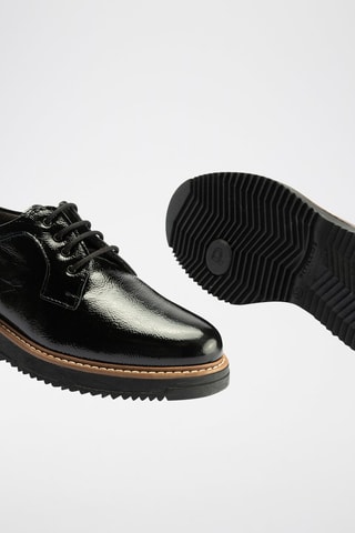 Stringate in pelle verniciata - Nero