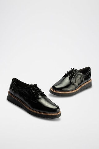 Stringate in pelle verniciata - Nero