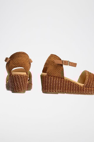 Sandali con zeppa - Marrone