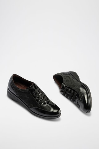 Stringate in pelle verniciata - Nero