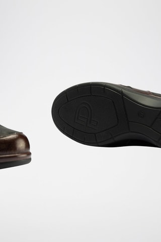 Slip-on in pelle verniciata - Marrone