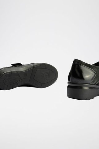 Stringate in pelle verniciata - Nero