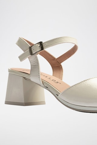 Sandali con tacco in pelle verniciata - Bianco