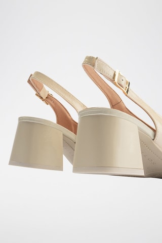 Sandali con tacco in pelle verniciata - Beige