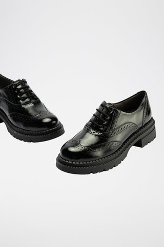 Stringate in pelle verniciata - Nero