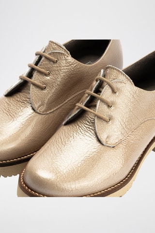 Stringate in pelle verniciata - Beige