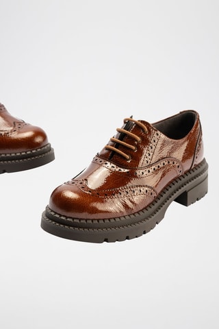 Stringate in pelle verniciata - Marrone