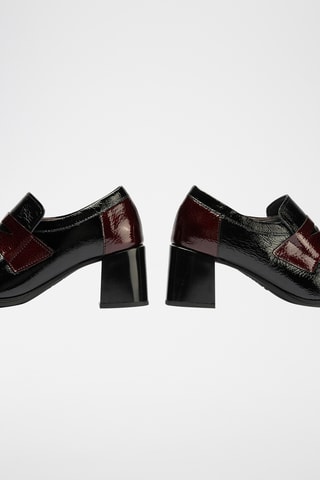 Mocassini con tacco in pelle verniciata - Nero