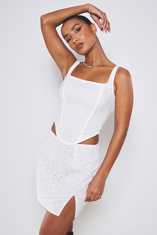 Minissaia em bordado inglês - Branco