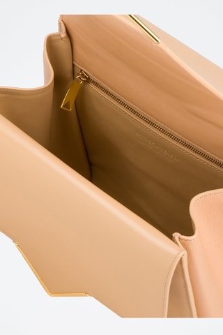 Kalfsleren en Lamsleren Schoudertas The Clip - Bottega Veneta - Beige en goudkleurig