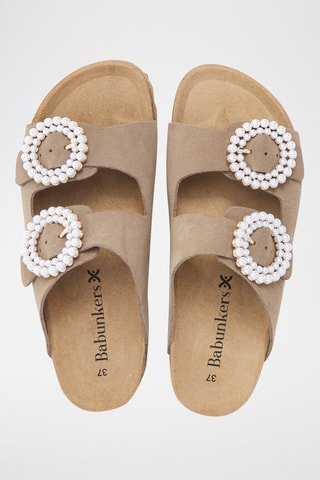 Mules em couro - 
Castanho