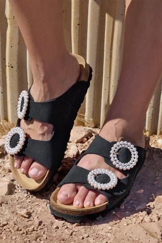 Mules em couro - 
Preto