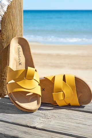 Mules em couro - 
Amarelo