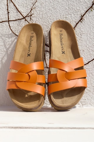 Mules em couro - 
Laranja