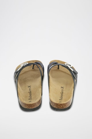 Mules em couro 
Preto