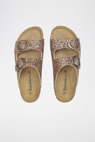 Mules em couro 
Dourado