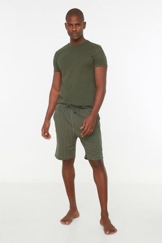 T-shirt et pantalon Kaki