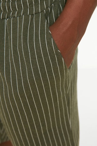 T-shirt et pantalon Kaki