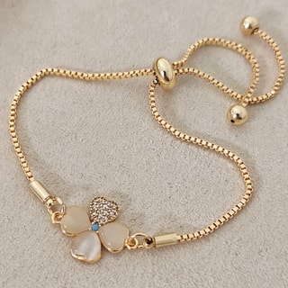 Pulseira corrente e trevo - Latão banhado a ouro e madrepérola branca