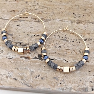 Argolas - Latão banhado a ouro e pedras de cristal