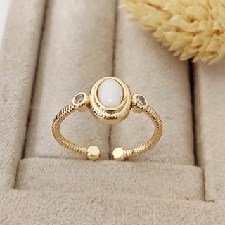 Anel regulável - Latão dourado e pedra opala
