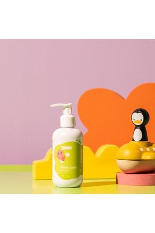 Crema corpo alla mela dolce Sweet Apple e gel bagno Juicy Mango - Pelli sensibili -  400 ml