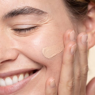 Fondotinta Satin Skin Cream - 100 Sand - 30 ml